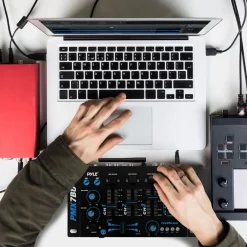 3-Channel Bluetooth DJ Mixer, Wireless Streaming, USB Reader, Blue<Pyle New