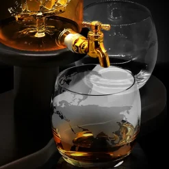 Glass Whiskey Decanter Set - Enhances Flavor - 780ml Clear Glass<NutriChef Clearance